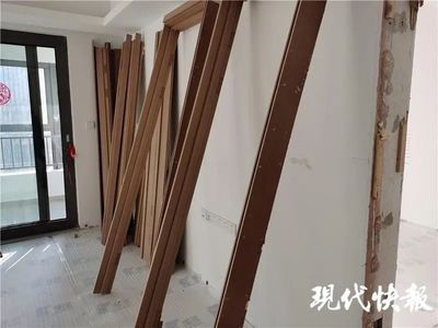 离谱?800万精装房突然被拆!装修队:我走错门了.